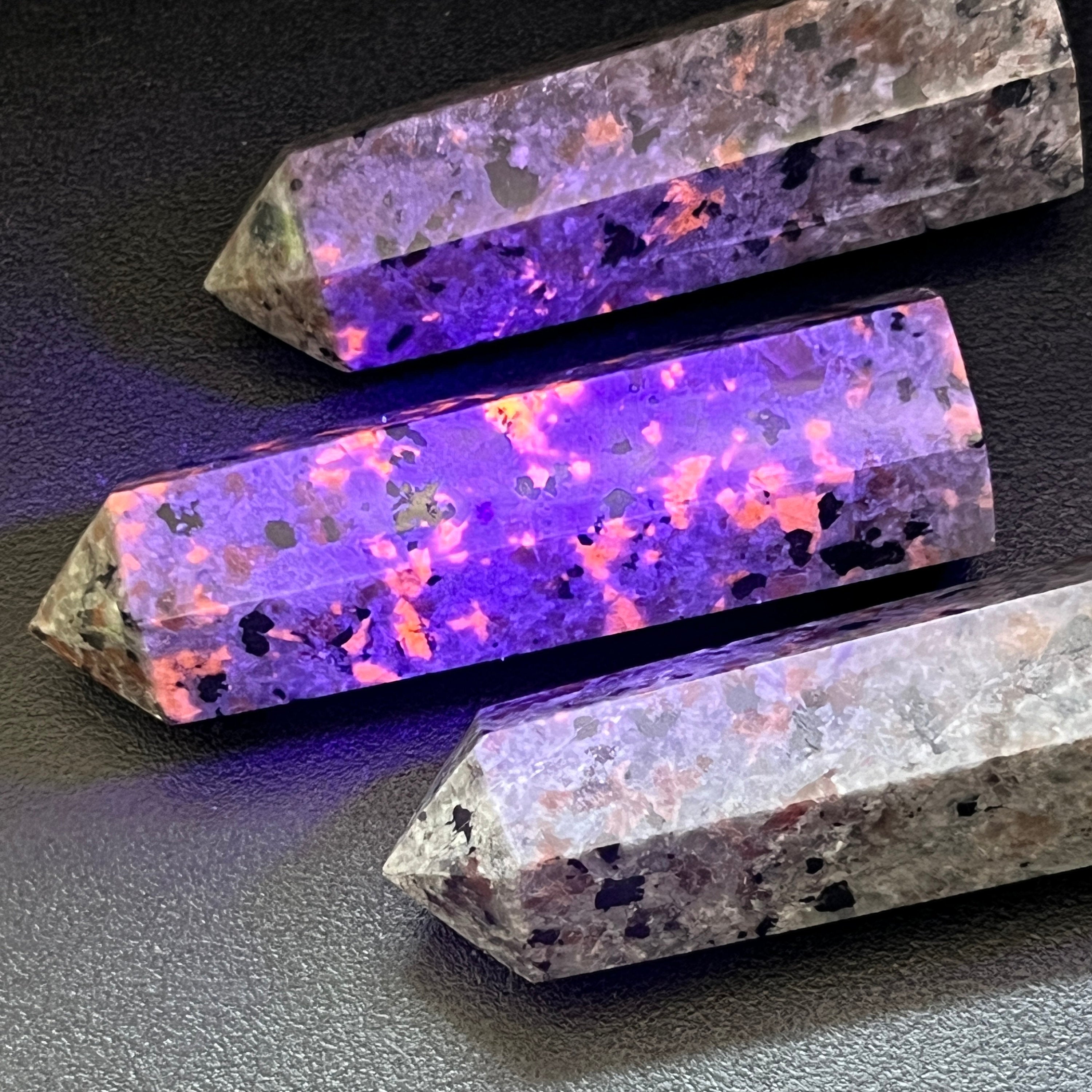 Syenite Standing Point Obelisk Tower (UV Reactive)