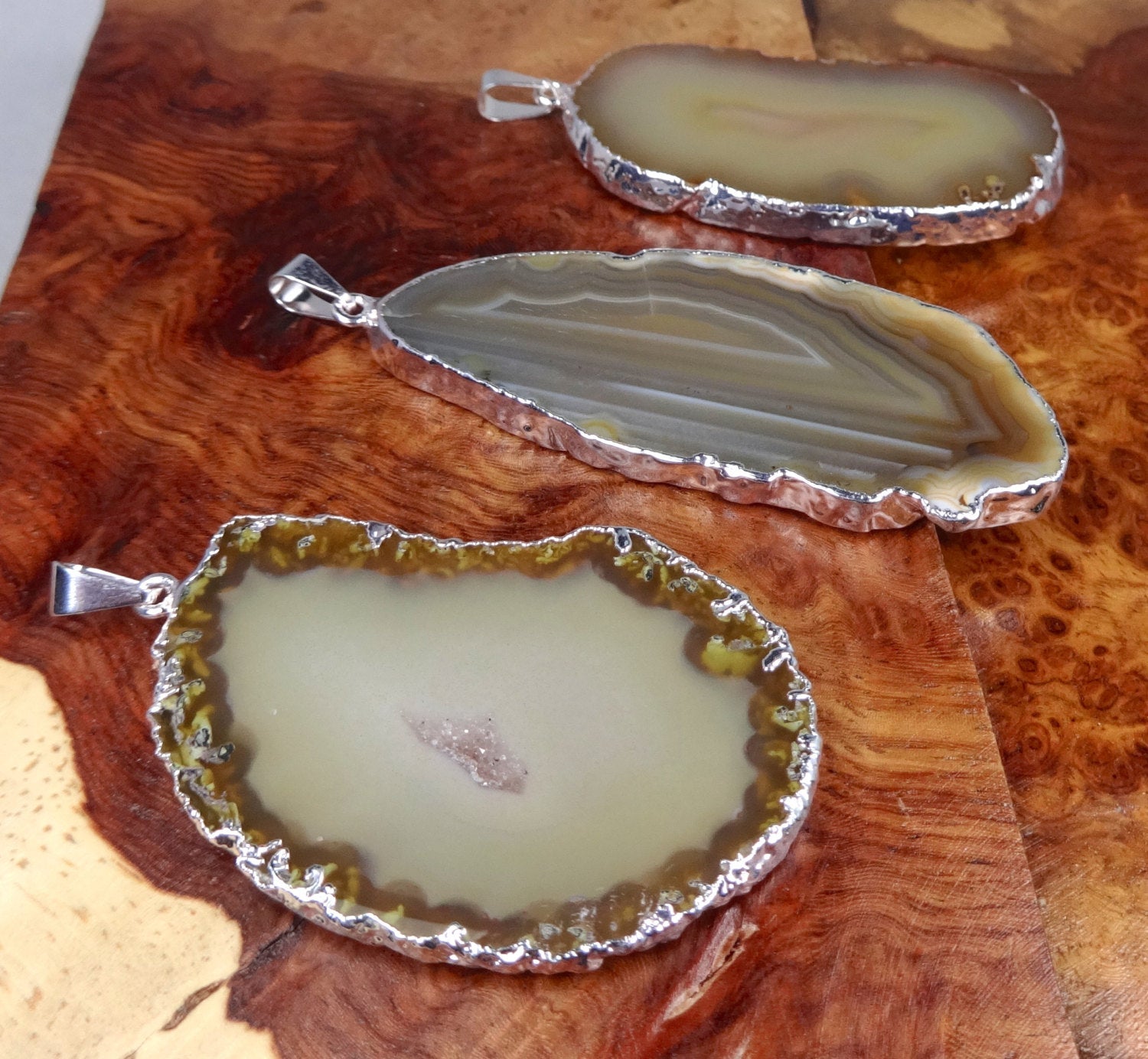 Polished Agate Slice Necklace Pendant (Silver Plated Edges)