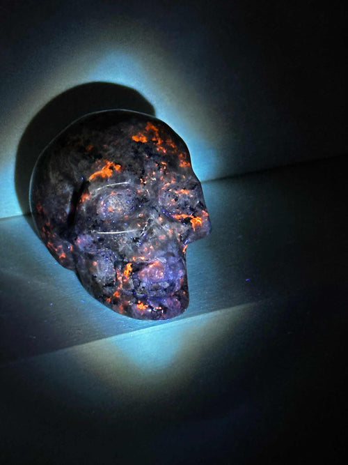2" Gemstone Skull (Multiple Types)