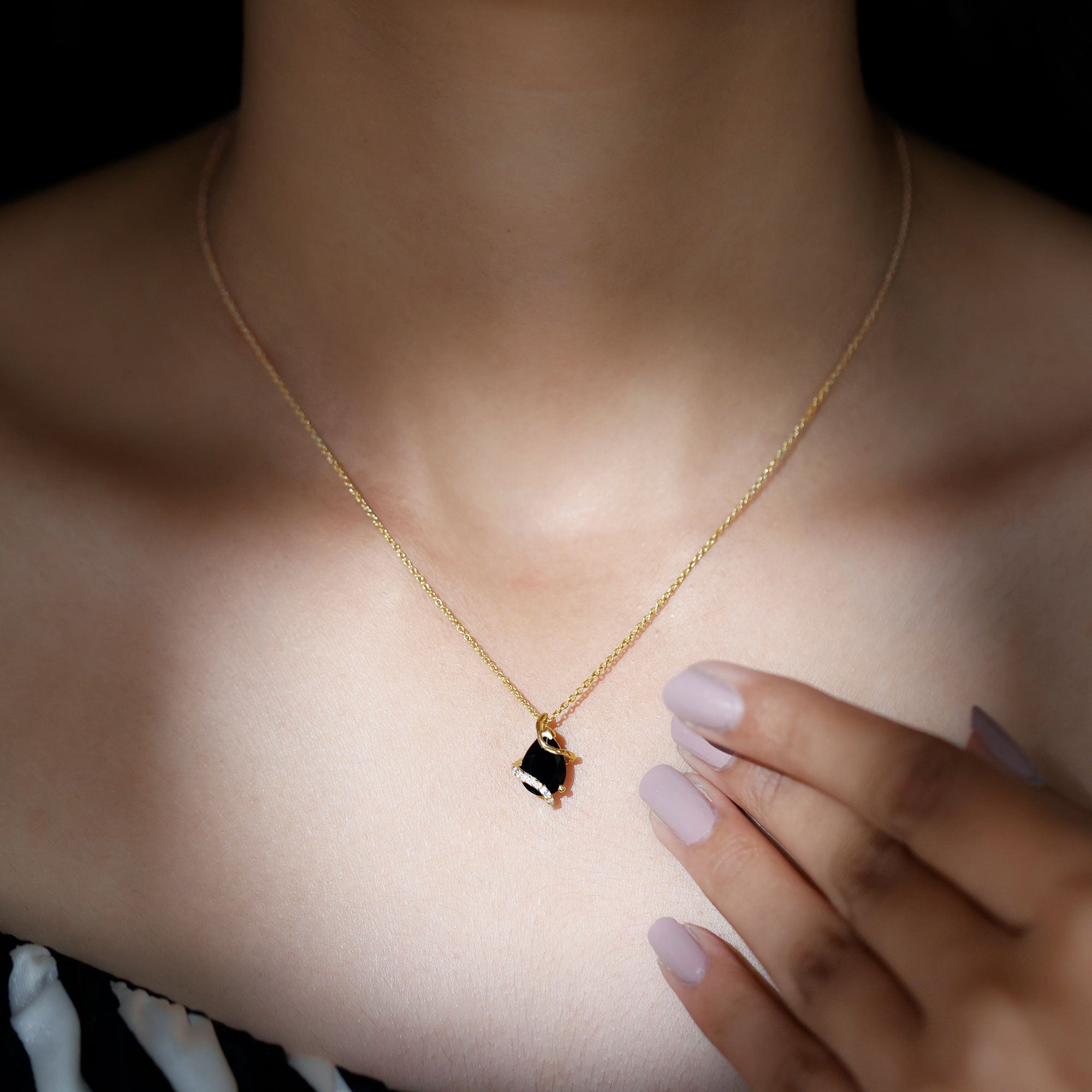 Natural 1.75 Carat Pear Shape Black Spinel Pendant Necklace with Diamond