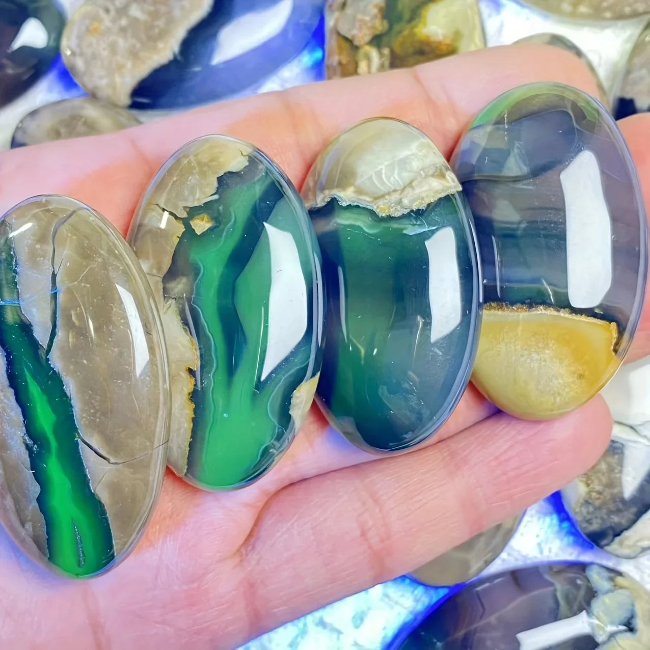 Volcano Agate Palm Stone, UV Reactive Glowing Green Fluorescent Crystal Home Decor, Tabletop Display, Holiday Gift