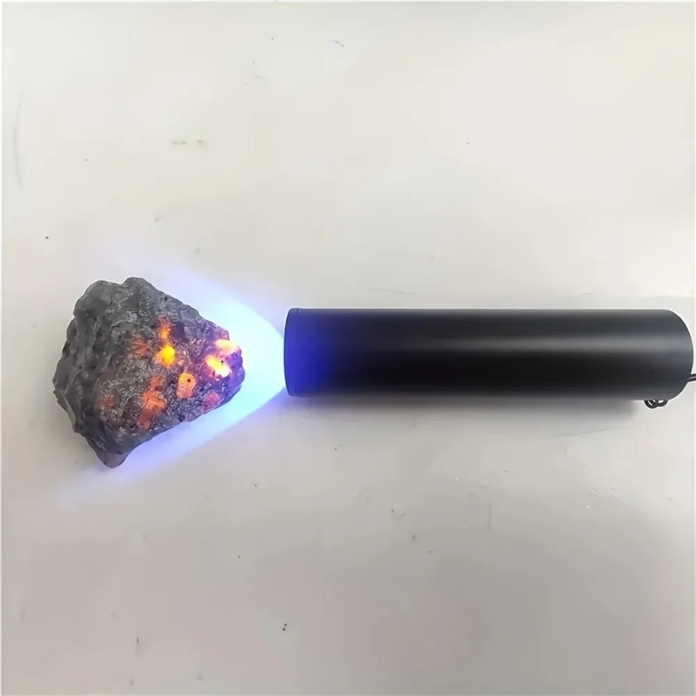 Natural Yooperlite Stone Irregular Unpolished Flame Stone Raw Rock Crystal UV Glow Rough Quartz for Home Decoration