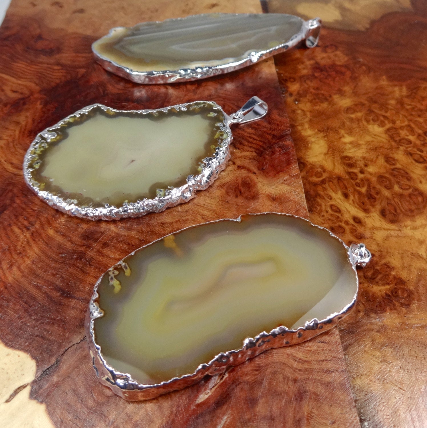 Polished Agate Slice Necklace Pendant (Silver Plated Edges)