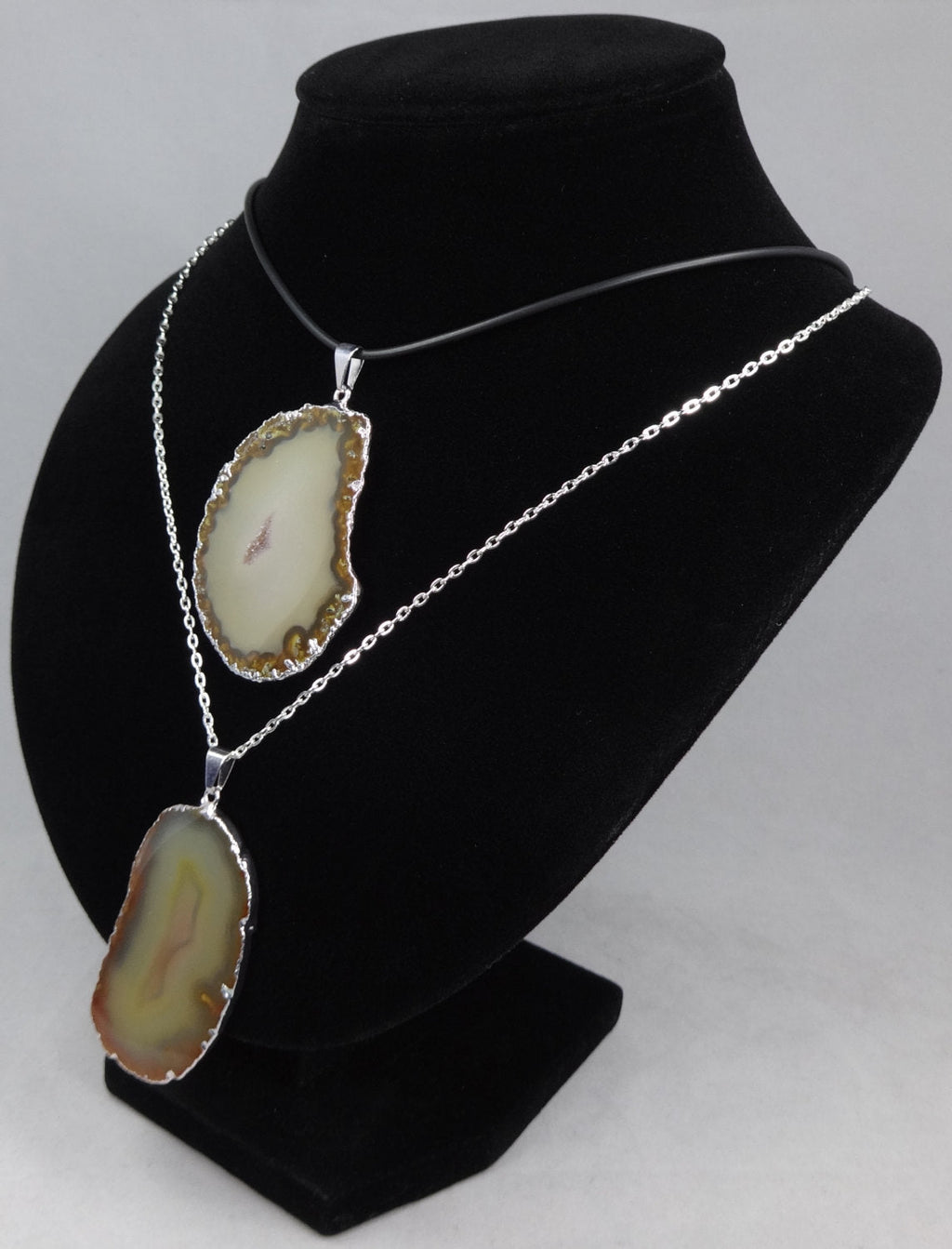 Polished Agate Slice Necklace Pendant (Silver Plated Edges)