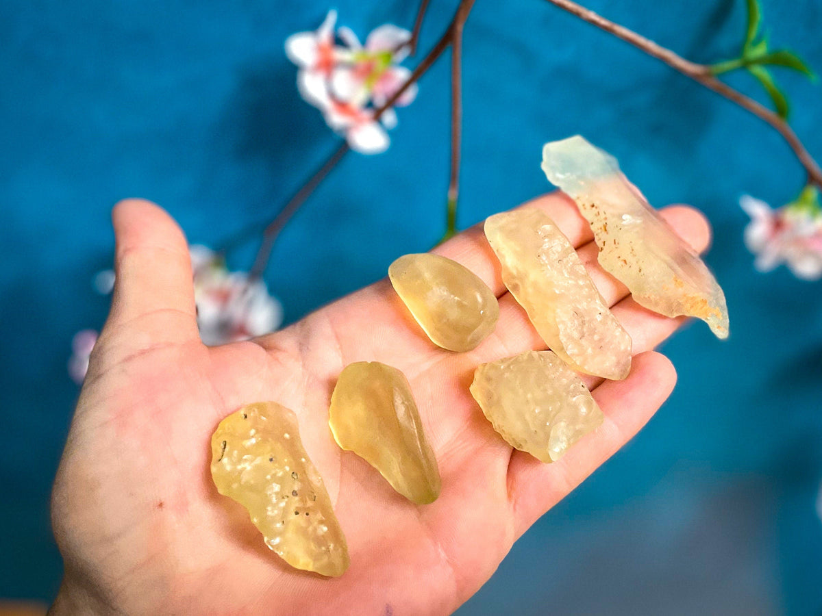 Libyan Desert Glass, Libyan Gold Tektite, Rare Crystals